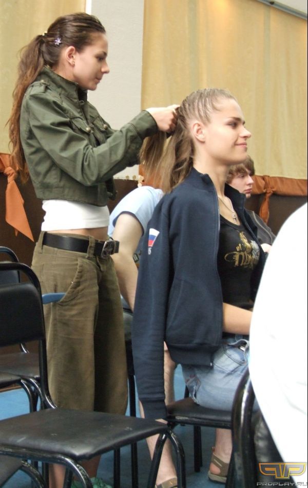 �������