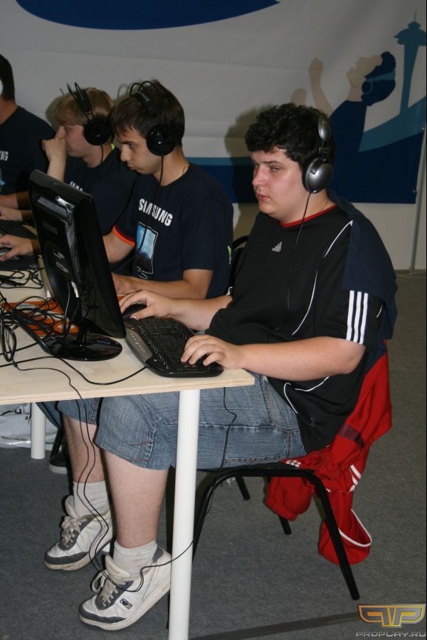 ������� ������������ Counter-Strike'��, �������� �������� �� ����