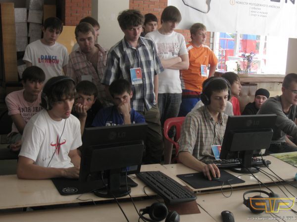 ����-��� Q3