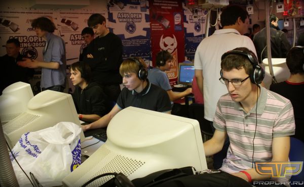 �������