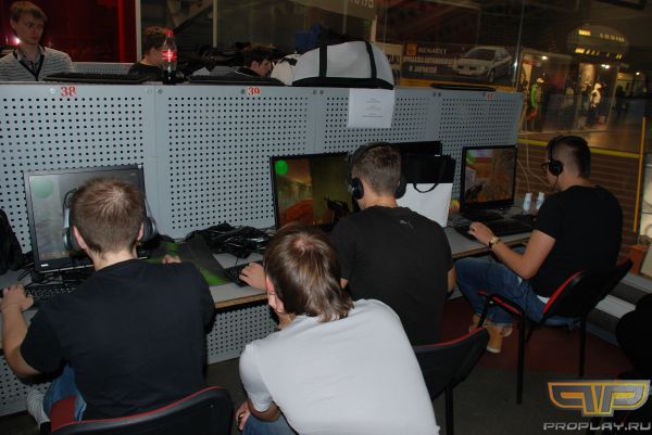 ����� FullHouse