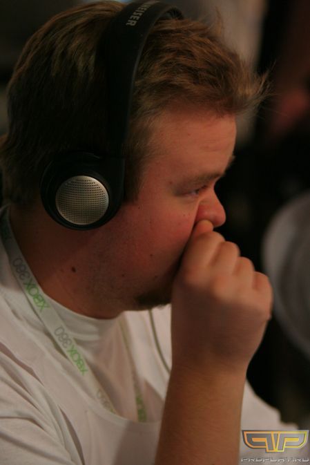 ����� hoorai