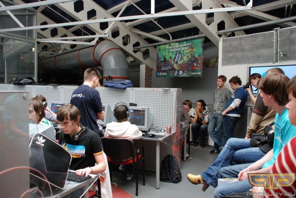 ��, �� �� ��������, ��� ESWC Moscow Quals